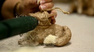 Елочные игрушки из фольги и колготок/ Стильный новогодний декор из натуральных материалов