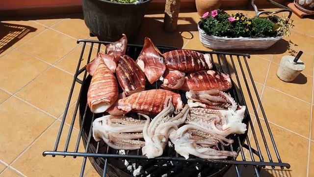 КАЛЬМАРЫ НА БАРБЕКЮ. смотреть онлайн