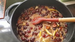 Вишнёвый мармелад с орехом. У меня с миндальным,  но можно с любым-..грецким, лесным, кедровым...