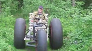 Лёгкий болотоход на камерах от самолёта.