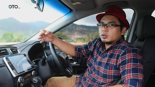 Nissan X-Trail Hybrid VS Honda CR-V Turbo | Comparison | Siapa Lebih Irit? | OTO.com смотреть онлайн