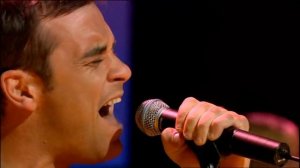 Robbie Williams - Feel (Live Jools 2004)