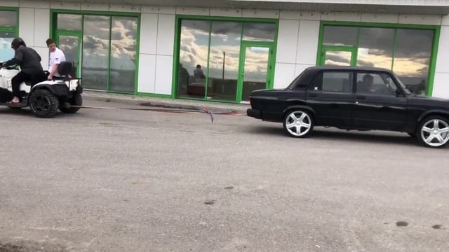 Квадроцикл или пятёрка, кто сильнее? смотреть онлайн