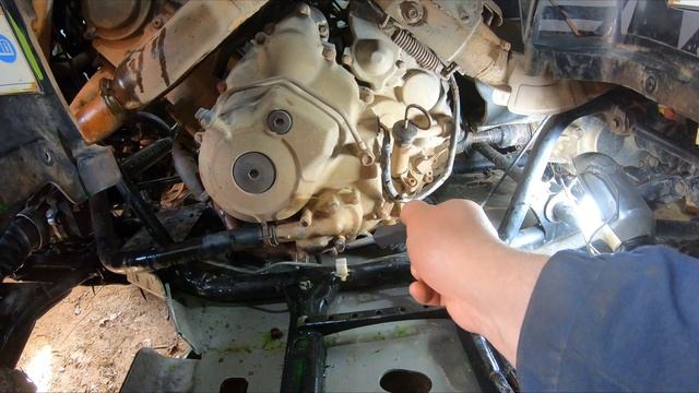 ЗАМЕНА АНТИФРИЗА В КВАДРОЦИКЛЕ YAMAHA GRIZZLY 700 смотреть онлайн