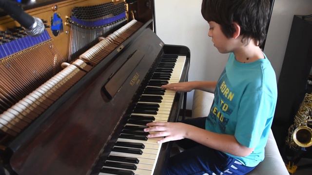 We Are The Champions - Queen - Piano смотреть онлайн