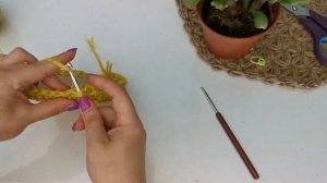 Кашпо для цветка из джута.