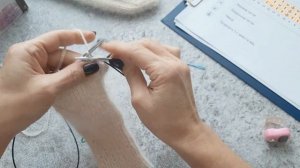 Двойные варежки спицами с ажурным узором /индийский клин