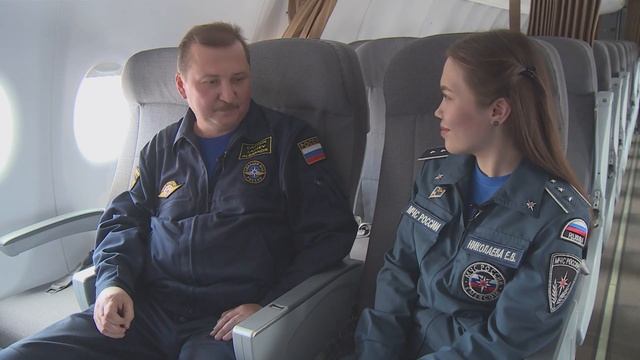 Знакомимся с АВИАЦИЕЙ МЧС России. Побывали в кресле пилота и салоне нового СУПЕРДЖЕТА смотреть онлайн