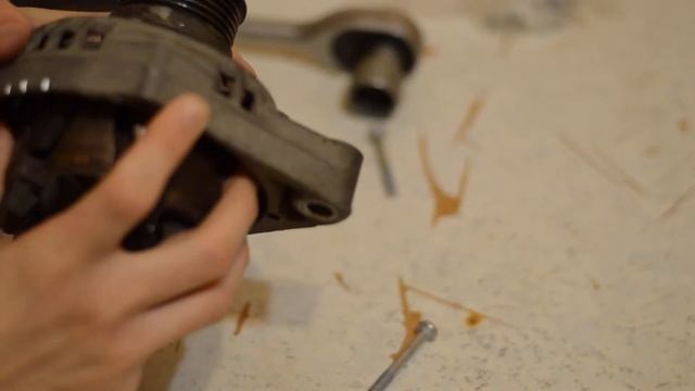 Как открутить шкив генератора ВАЗ без ремня смотреть онлайн