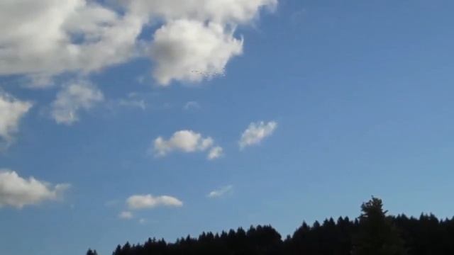 НЛО шары собрались в форме фигуры смотреть онлайн