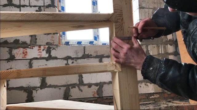 Как закрепить косоур к столбам на лестнице|Крепление косоура