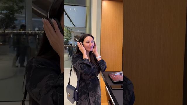 AirPods Max #apple Давно мечтала, но они оказались тяжелые #airpodsmax #airpodspro лучше