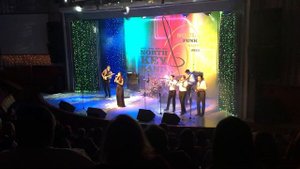 Элина Пан  All about that base cover Elina Pan