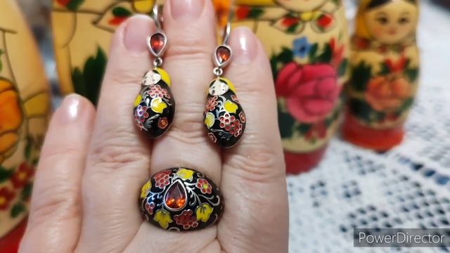 Дополнила русскую красоту красивым серебром.