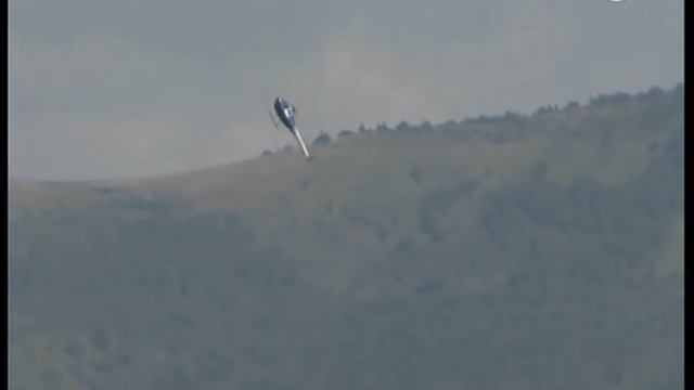 Сложный пилотаж вертолета Ми-34 смотреть онлайн