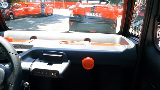 Dalla Maison Citroën alle vie segrete di Milano con AMI смотреть онлайн