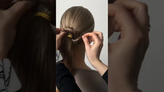 Гладкий пучок от Дарьи Барсуковой. IPARIKMAHER.RU интернет-магазин для парикмахеров и стилистов смотреть онлайн