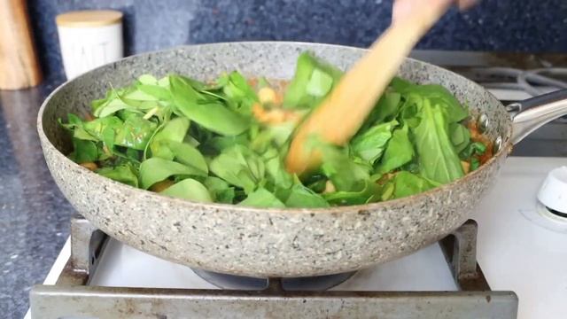 Испанский шпинат и яйца | КЛАССИЧЕСКИЙ рецепт из Севильи, Испания смотреть онлайн