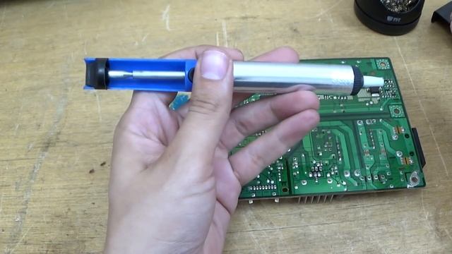 Monitor demora para aparecer imagem / Demora para ligar / Troca de capacitor смотреть онлайн