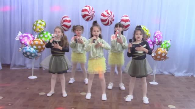 Счастье..поют дошколята. mp4 смотреть онлайн
