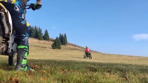 Suzuki RM125 VS Suzuki RMZ250 TOP SPEED