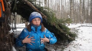 Зимнее укрытие в лесу, ч.1 | Winter Bushcraft |Snow Camp | Girl in the forest