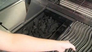 Использование угольного лотка на газовых грилях Napoleon®