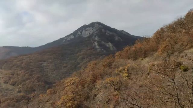 Старая дорога из Белогорска в Приветное к морю. Крым. Октябрь 2021 смотреть онлайн