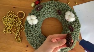 Новогодний венок своими руками из пряжи Alize Puffy Fine (Christmas wreath DIY)