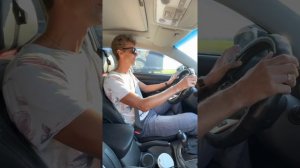 Ехали на тройках с бубенцами.🤩 Сейчас в машине танцевать будут все!🤣 Лихацкий поёт за рулём! 🔥👍