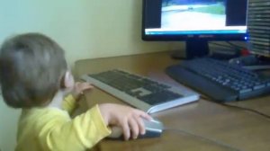 Ребенок за компьютером)