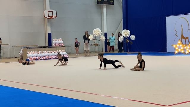 ВЛОГ. Милана участвует в соревнованиях по художественной гимнастике. смотреть онлайн