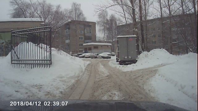 На шниве бороздим заснеженные дворы Ярославля смотреть онлайн