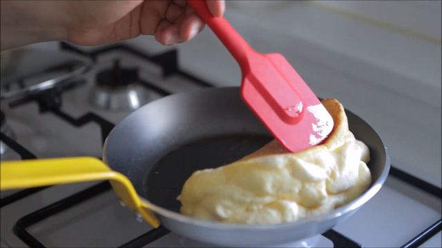 SUB)1000번 저어 만드는 퐁신퐁신 수플레 오믈렛 Souffle Omelette-슬기로운 집콕생활 смотреть онлайн