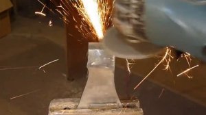 Топор из топора и рессоры.