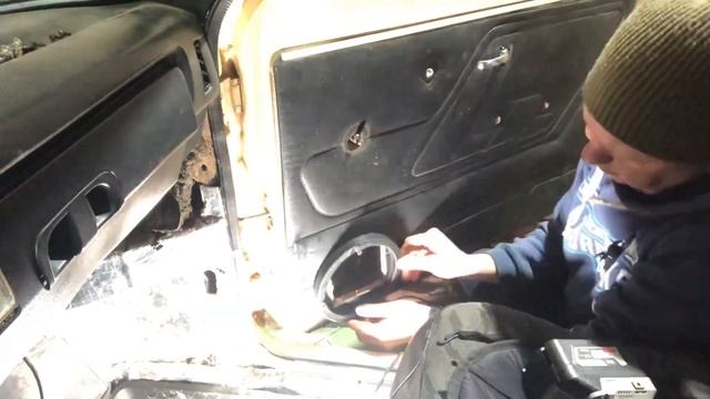 Установка динамиков «УРАЛ-74.С М» Нива 21213 смотреть онлайн