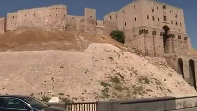 Citadelle d'Alep-Hussein Mourtada le 03-08-2012 смотреть онлайн