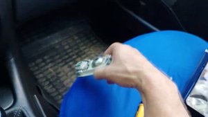 Как поменять лампу освещения салона Пежо 206