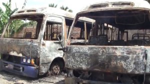 Incendio deja tres microbuses quemados de ruta 41-A en Soyapango