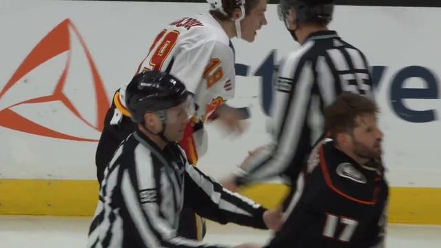 Ryan Kesler sends Matthew Tkachuk's mouthguard flying with right fist смотреть онлайн