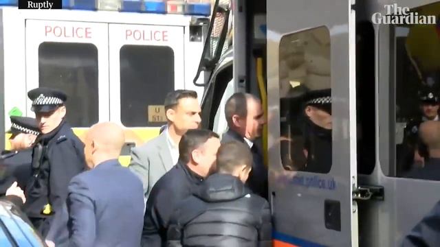 Джулиан Ассанж. ПОЛНОЕ ВИДЕО ареста от Гуардиан. смотреть онлайн