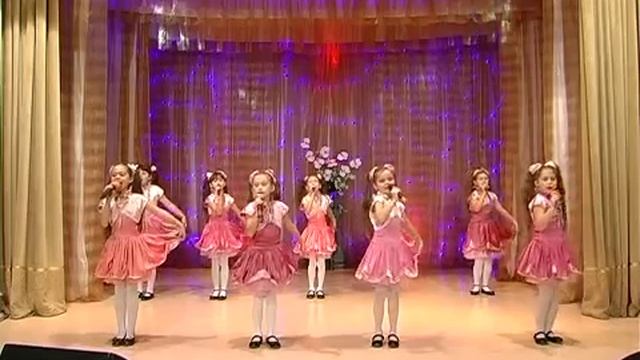 Ансамбль Капельки_Мама-первое слово_