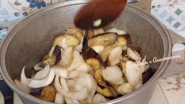 ❤️?Запечённая конина в фольге с тушёнными овощами в соевом сосе на гарнир.Пальчики оближешь?