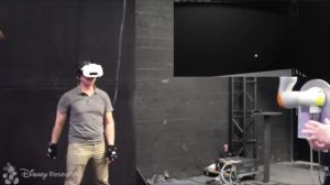 Ловля реального теннисного мяча в виртуальной реальности