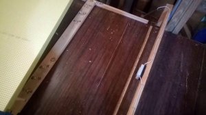 Резка пенополистирола для изготовления ульев, быстро и точно, нихромовой проволокой.