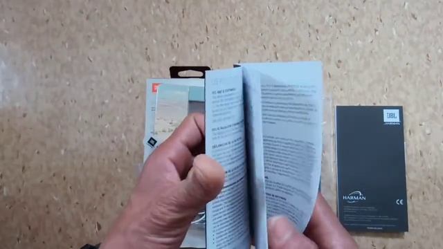 JBL TUNE 110 BT EARPHONES PURE BASS ZERO CABLES UNBOXING смотреть онлайн