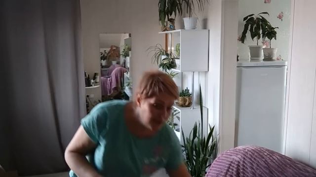 ЛЮБИМЫЙ ВАСИЛЕК осчастливил мужа))) Распаковка посылки для всей семьи! смотреть онлайн