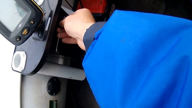 Самодельное крепление датчика эхолота. Сэкономил! смотреть онлайн