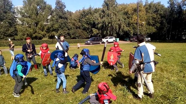 Детский современный мечевой бой