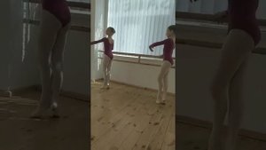 Дистанционное обучение по балету Батман фрапе и Гранд батман